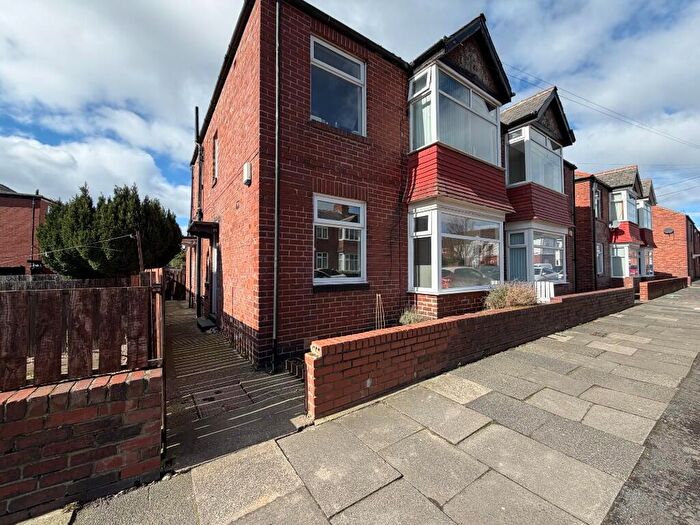 2 Bedroom Flat To Rent In Lisle Street, Wallsend, Tyne And Wear, NE28