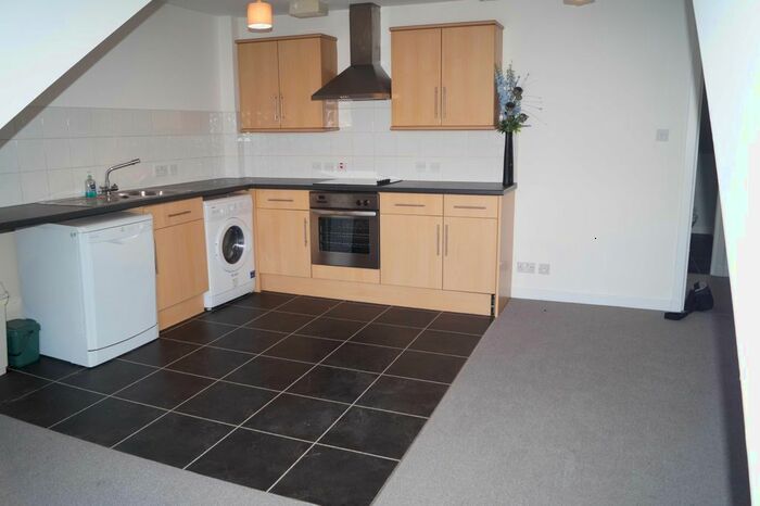 2 Bedroom Flat To Rent In Union Street, Aberdeen, AB11