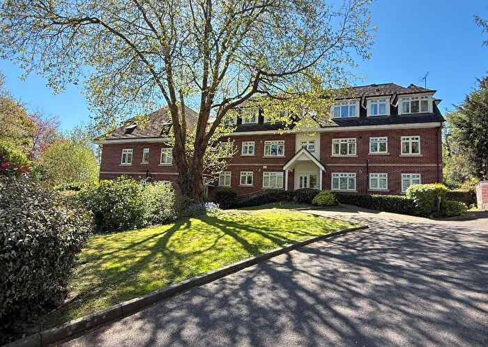 2 Bedroom Flat For Sale In Greenleaves, Clays Hill, Bramber, West Sussex, BN44