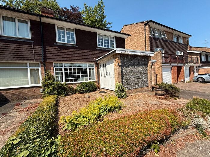 3 Bedroom Semi-Detached House For Sale In Beechwood Court, Dunstable, LU6