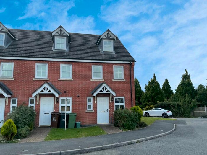 3 Bedroom End Of Terrace House To Rent In Flatford Close, Corby NN18