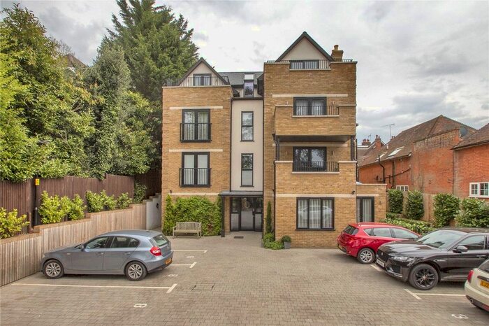 2 Bedroom Flat To Rent In Hitchen Hatch Lane, Sevenoaks, Kent, TN13