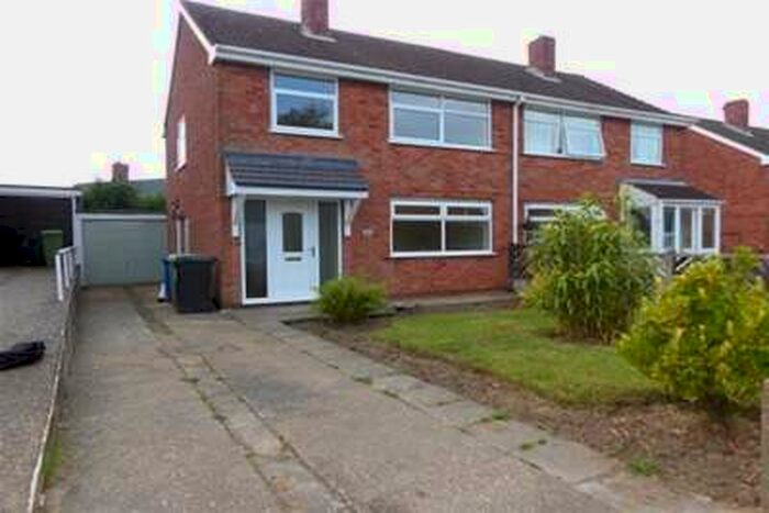 3 Bedroom House To Rent In Rother Avenue, Brimington, S43