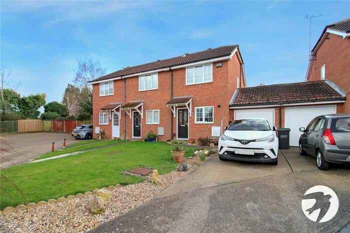 2 Bedroom House To Rent In Sutherland Close, Gravesend, Kent, DA12