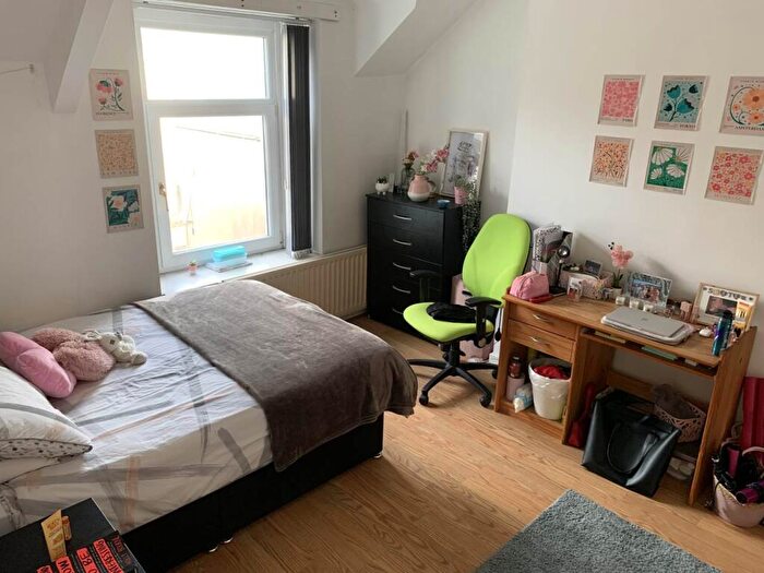 3 Bedroom Flat To Rent In Glynrhondda Street, Cathays, CF24