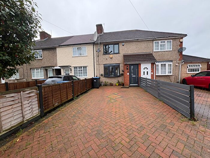 3 Bedroom Terraced House For Sale In Redlands Road, Enfield, EN3