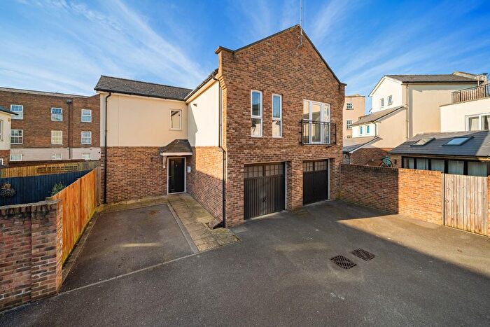 1 Bedroom Semi-Detached House To Rent In Vaughan Avenue, Greenhithe, Kent, DA9