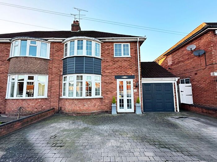 3 Bedroom Semi Detached House For Sale In Douglas Road, Hollywood, B47