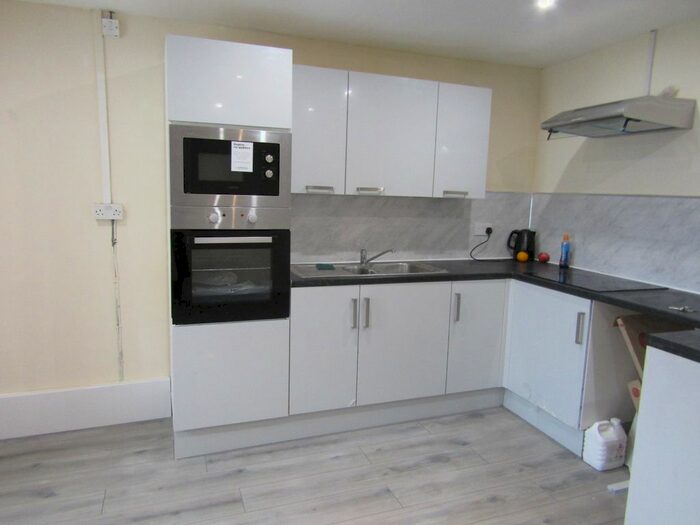 1 Bedroom Flat To Rent In Alma Street, Trecynon, CF44