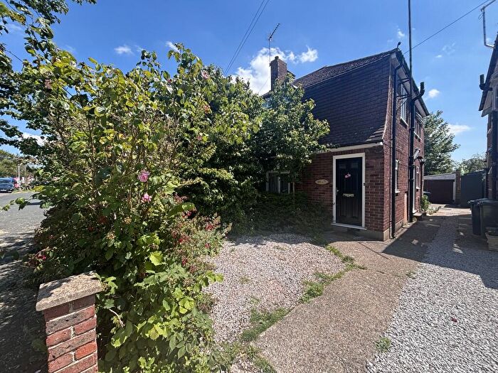 3 Bedroom Semi-Detached House To Rent In St Kilda Avenue, Cambridge, CB4