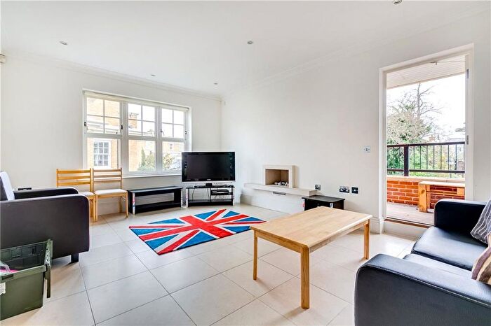 2 Bedroom Flat To Rent In Chalmers Way, Twickenham, TW1