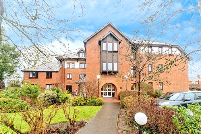 1 Bedroom Flat For Sale In Lawnsmead Gardens, Newport Pagnell, MK16