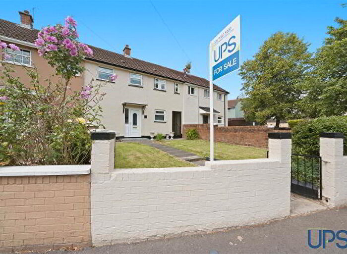 4 Bedroom Terrace House For Sale In Whitecliff Parade, Belfast, BT12