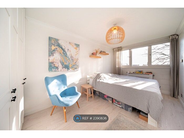 2 Bedroom Flat To Rent In Clement Close, London, NW6