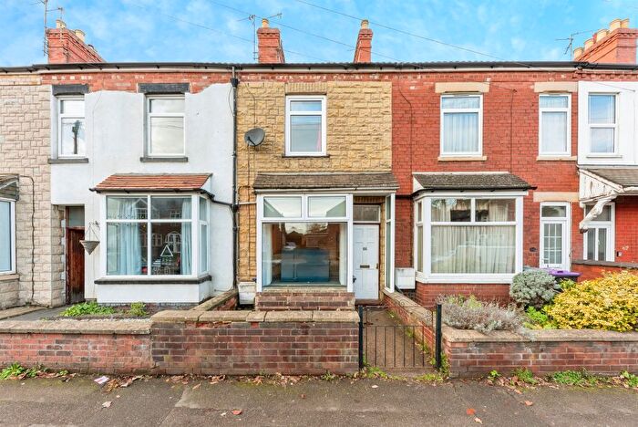 2 Bedroom Terraced House For Sale In Harlaxton Road, Grantham, NG31