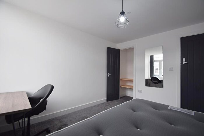 6 Bedroom Apartment To Rent In Woodville Road, Cathays, CF24