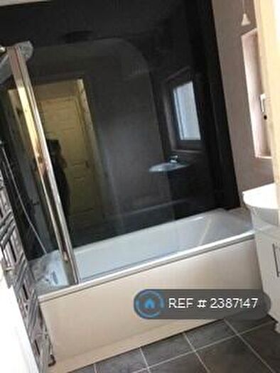 5 Bedroom Semi-Detached House To Rent In Durham Close, Guildford, GU2