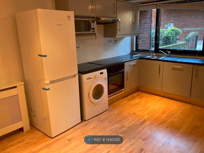 2 Bedroom Maisonette To Rent In Joseph Conrad House, London, SW1V