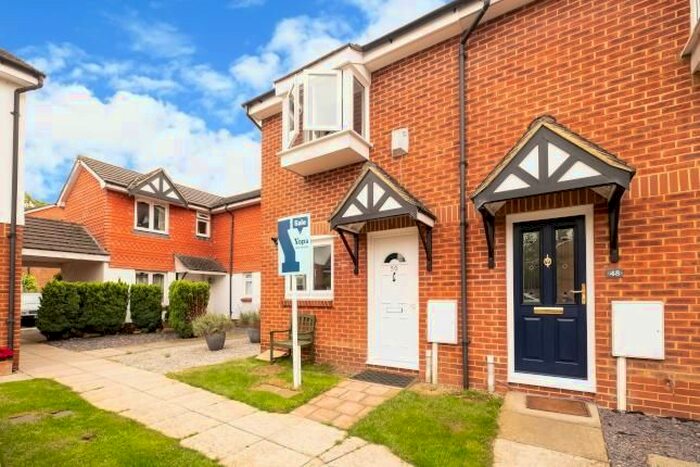 2 Bedroom Terraced House To Rent In Eyston Drive, Weybridge, KT13