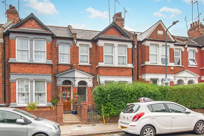 3 Bedroom Flat To Rent In Riffel Road, Willesden Green, London, NW2
