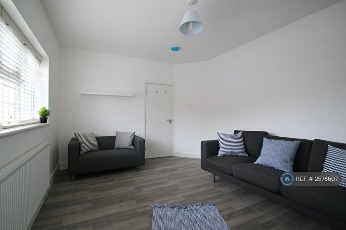 2 Bedroom Maisonette To Rent In Village Way East, Harrow, HA2