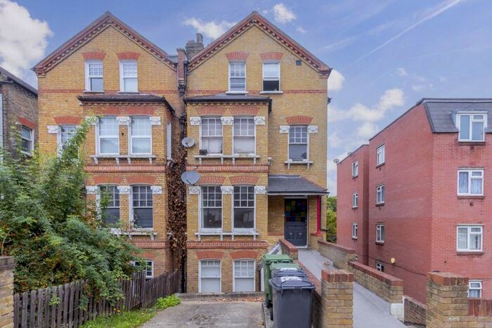1 Bedroom Flat To Rent In Knollys Road, London, SW16
