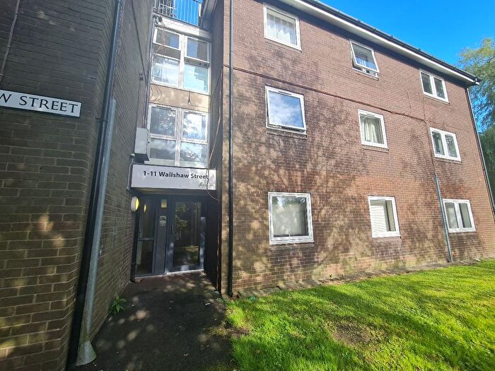 2 Bedroom Flat To Rent In Wallshaw Street, Oldham, OL1