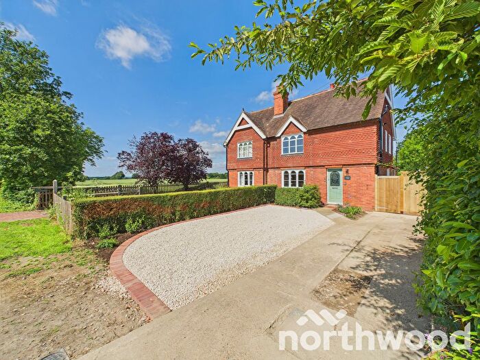 2 Bedroom Semi-detached House For Sale In Station Road, Pluckley, TN27