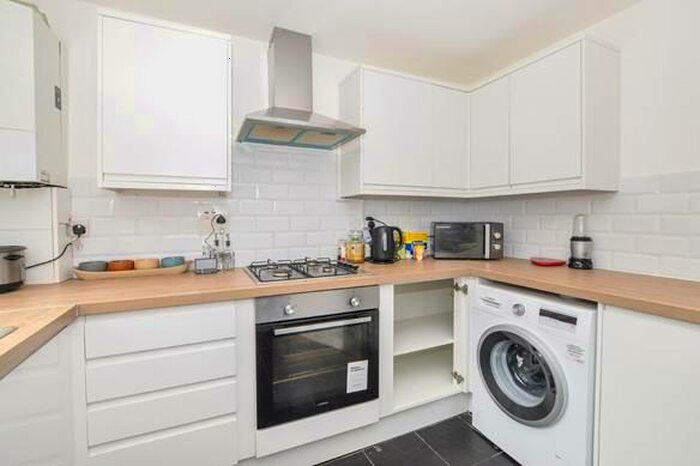 1 Bedroom Flat To Rent In Burnham Gardens, Croydon, CR0