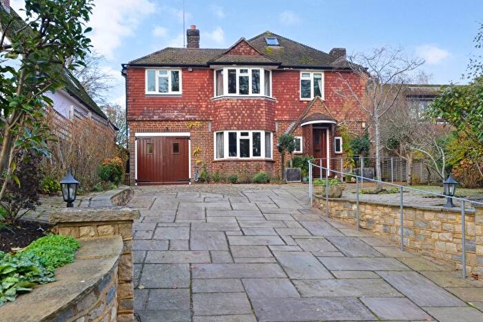 4 Bedroom Detached House For Sale In Hullbrook Lane, Shamley Green, GU5