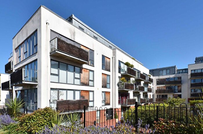 2 Bedroom Flat To Rent In Somerhill Avenue, Hove, BN3