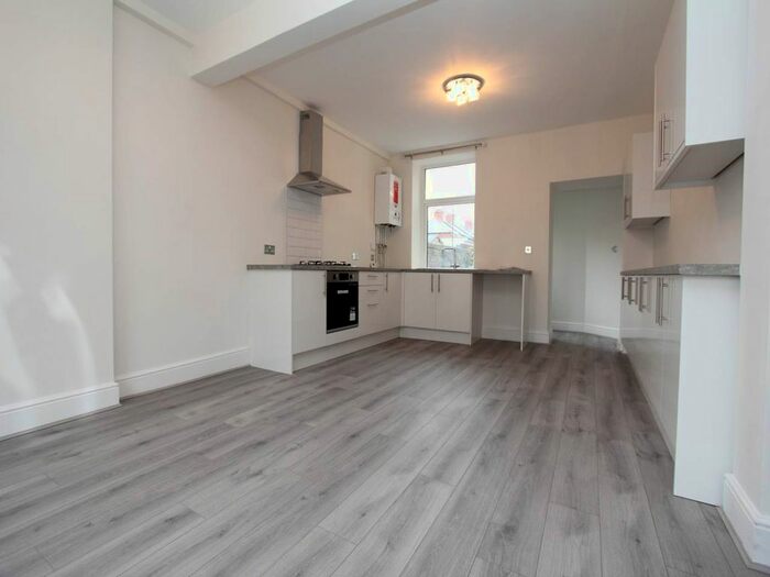 3 Bedroom Property To Rent In Vale Street, Barry, Vale Of Glamorgan, CF62