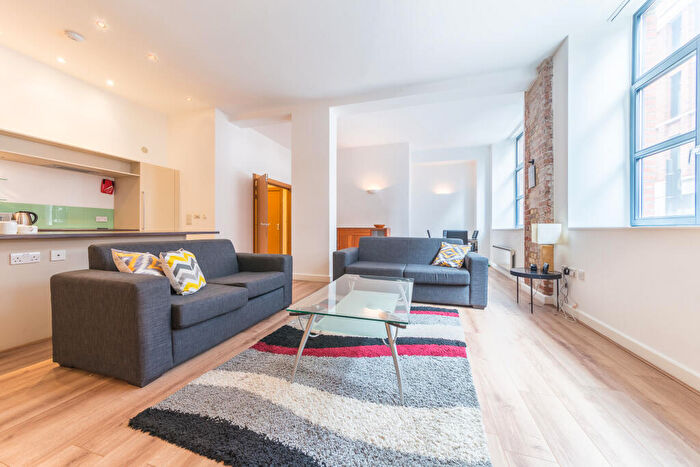 2 Bedroom Apartment To Rent In Crispin Street, London, E1