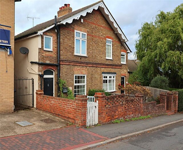 3 Bedroom Semi Detached House For Sale In Pondhue Cottages, Anchor Hill, Knaphill, Surrey, GU21