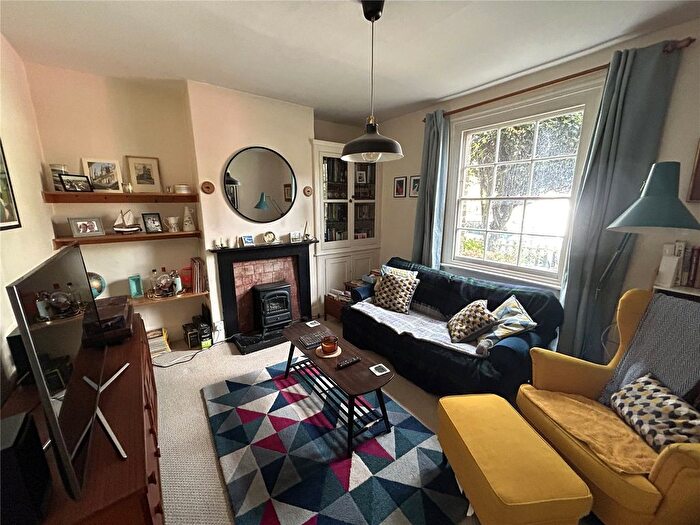2 Bedroom Detached House To Rent In Archbishops Place, SW2