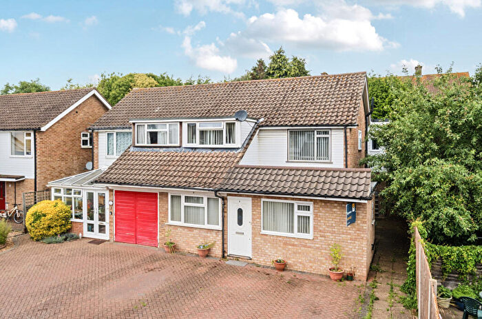 4 Bedroom Semi-Detached House For Sale In Kings Close, Walton On Thames, Surrey, KT12
