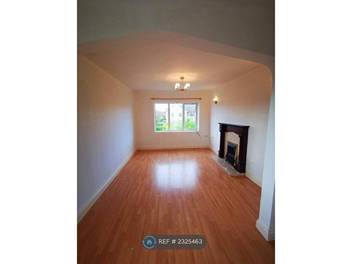 2 Bedroom Flat To Rent In Newhall Road, Chester, CH2