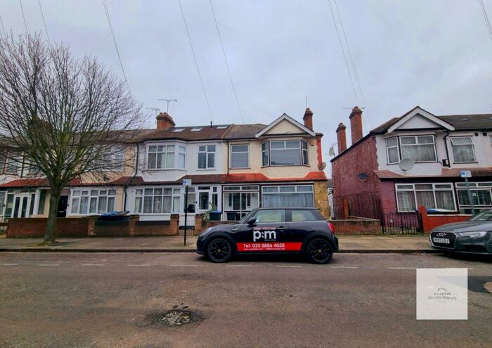 3 Bedroom Property To Rent In Branksome Avenue, Edmonton, N18