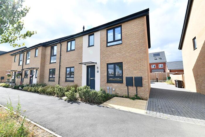 2 Bedroom End Of Terrace House To Rent In Forster Way, Stevenage, SG1