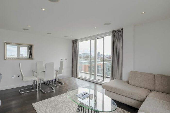 3 Bedroom Flat To Rent In Gatliff Road, London, SW1W