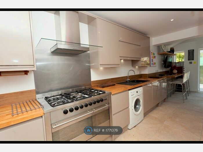6 Bedroom Terraced House To Rent In Newmarket Road, Cambridge, CB5