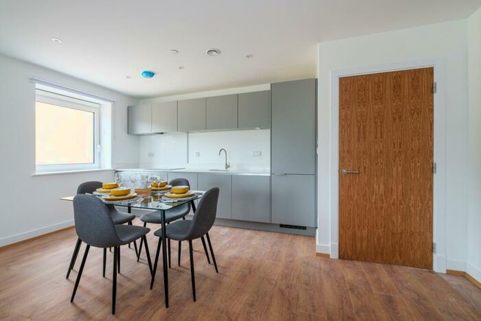 2 Bedroom Apartment To Rent In Well Farm Road Whyteleafe, CR3