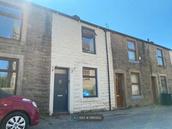 3 Bedroom Terraced House To Rent In School Street, Rossendale, BB4