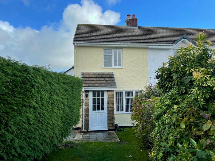 2 Bedroom End Of Terrace House To Rent In Abbots Close, Woolsery, EX39