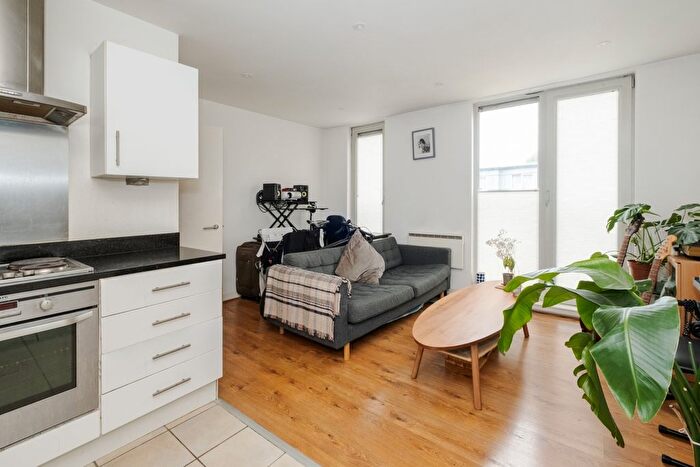 1 Bedroom Flat To Rent In Manor Road, London, N16