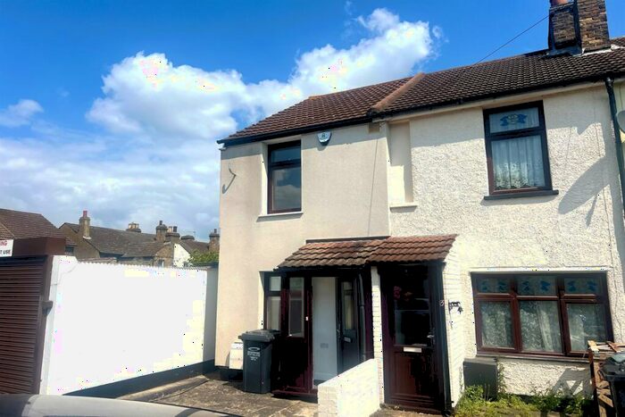 2 Bedroom End Of Terrace House To Rent In Colney Road, DA1