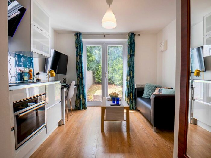 1 Bedroom Property To Rent In Woodland Way, Canterbury, CT2