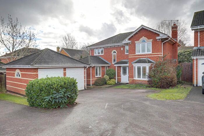 4 Bedroom Detached House For Sale In Hunters Chase, Reading, RG4