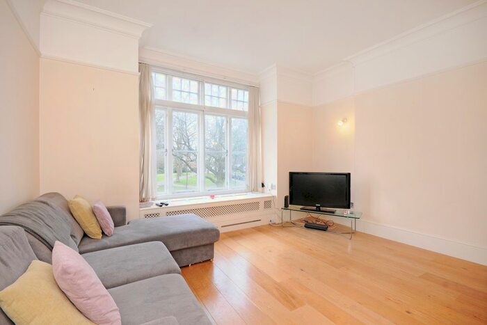 2 Bedroom Flat To Rent In The Green, London, W5