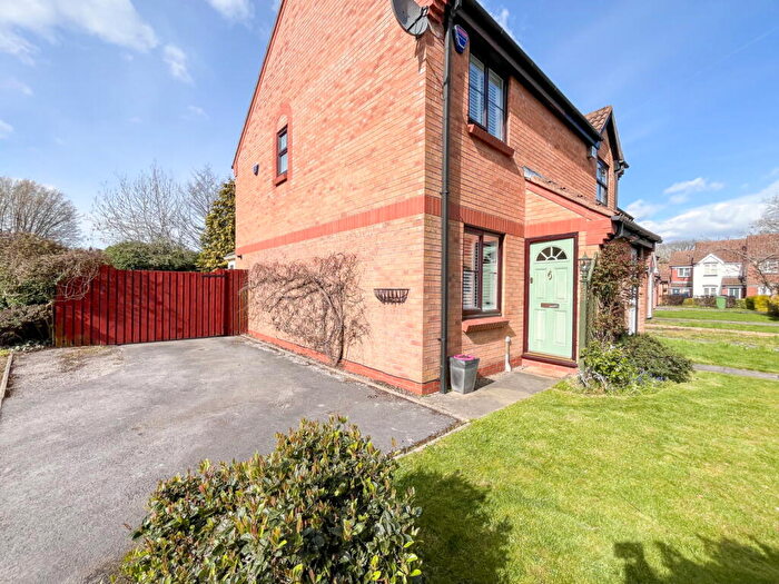 2 Bedroom End Of Terrace House For Sale In Ashwell Drive, Shirley, Solihull, B90